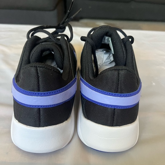 Nike Legend Essential 2 - Picture 4 of 7